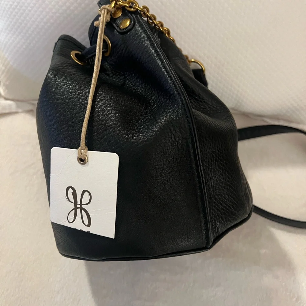 🩷 Hobo PIER BUCKET CROSSBODY IN BLACK Leather/ Gold Hardware🩷